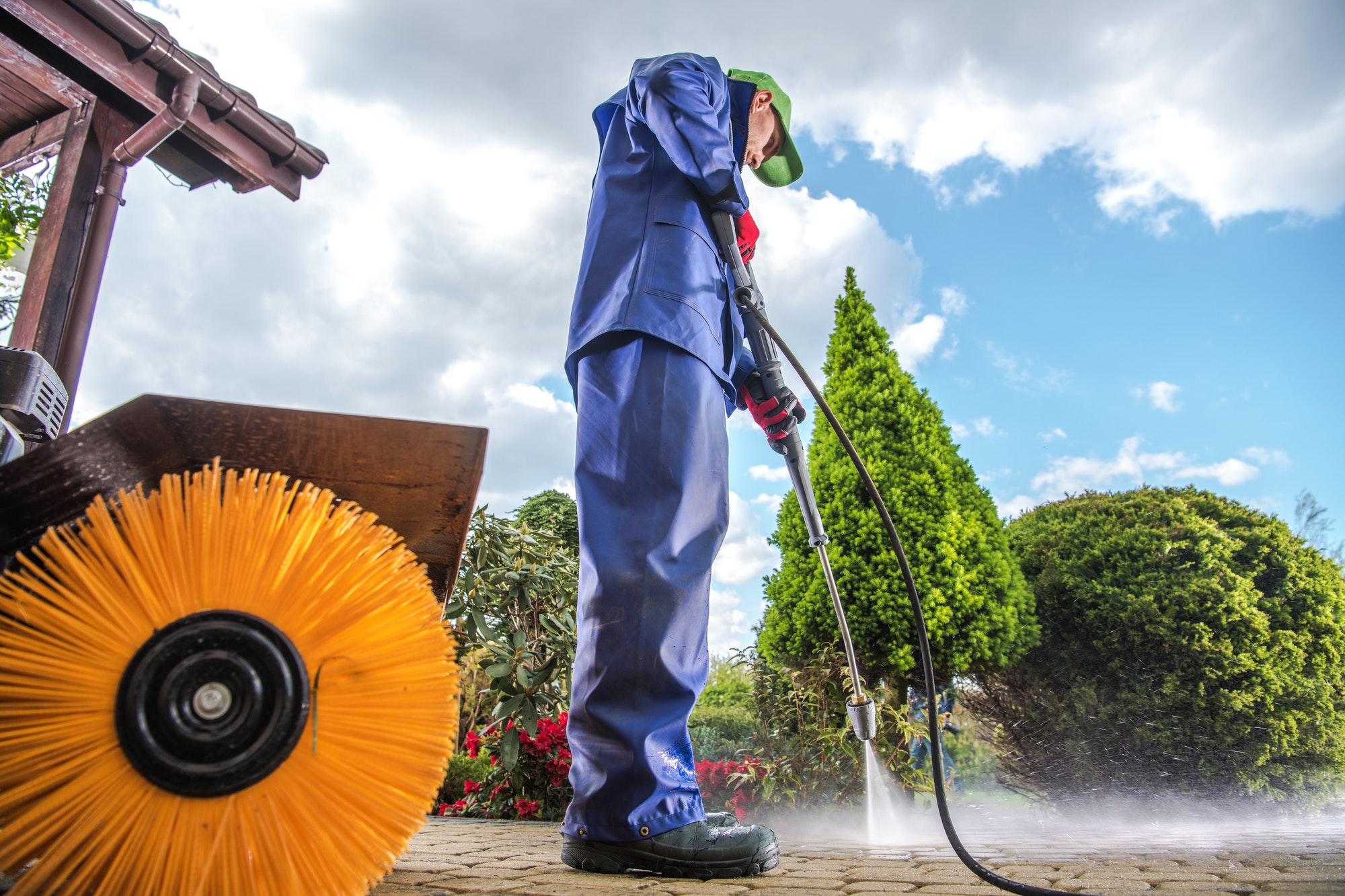 Power Washing Driveway in North Ridgeville